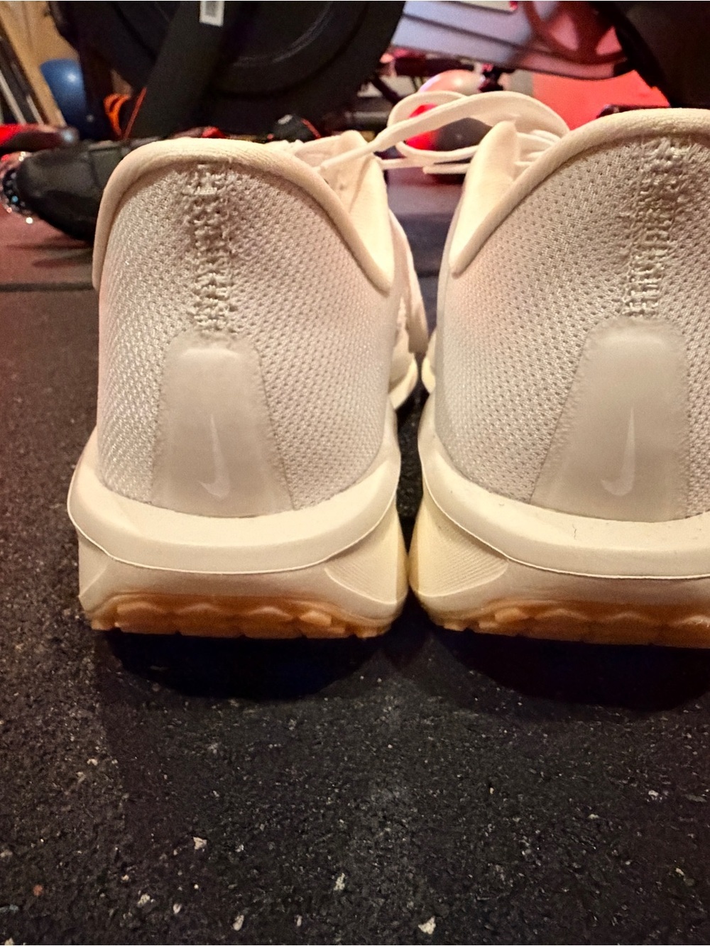 Nike Running Shoes White/Cream Women’s Size 9 IB7943-072 - Picture 3 of 6